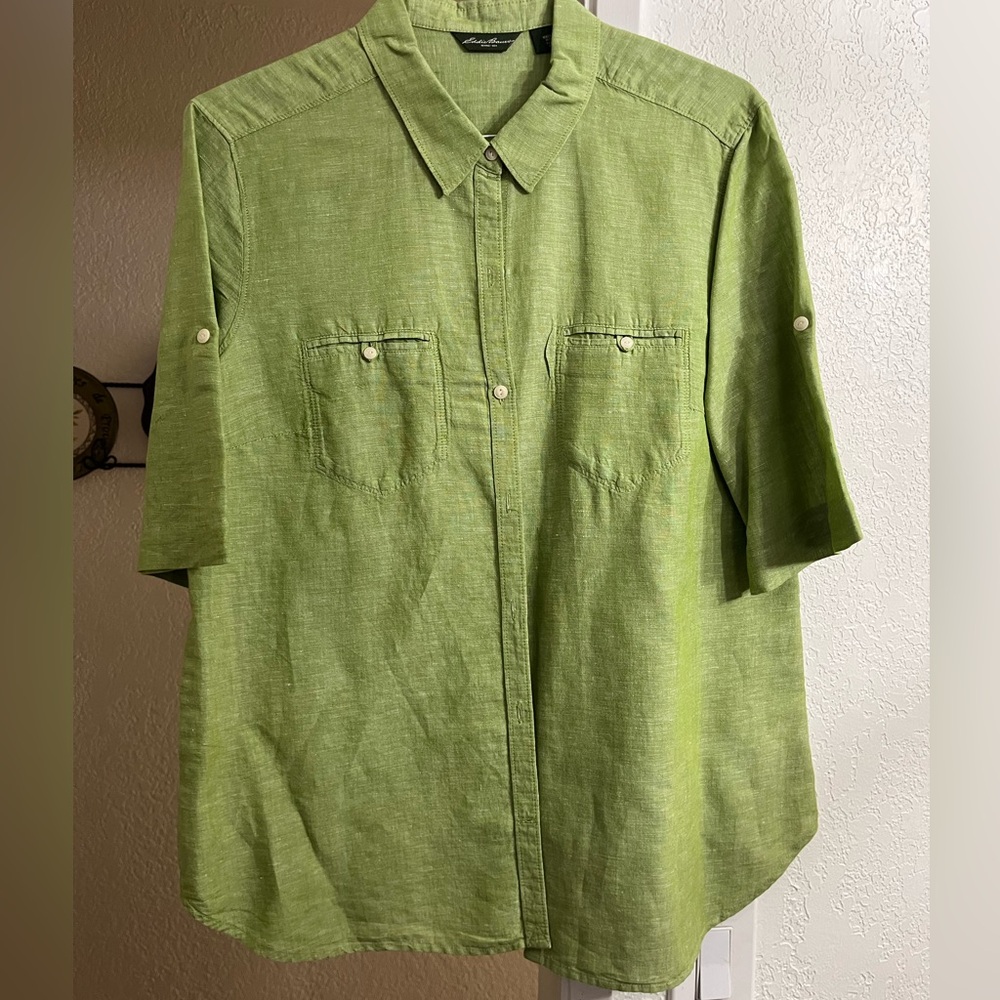 Eddie Bauer Light Green Button-Down Short Sleeve Shirt